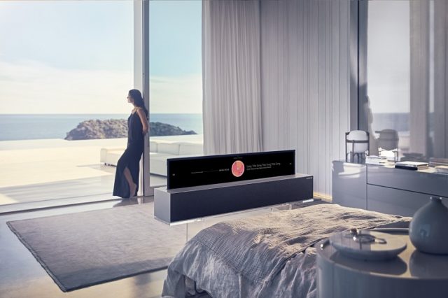 Стараниями LG на рынке появились раскладные телевизоры