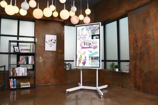 samsung-flip-chart.tmb-large-640x426